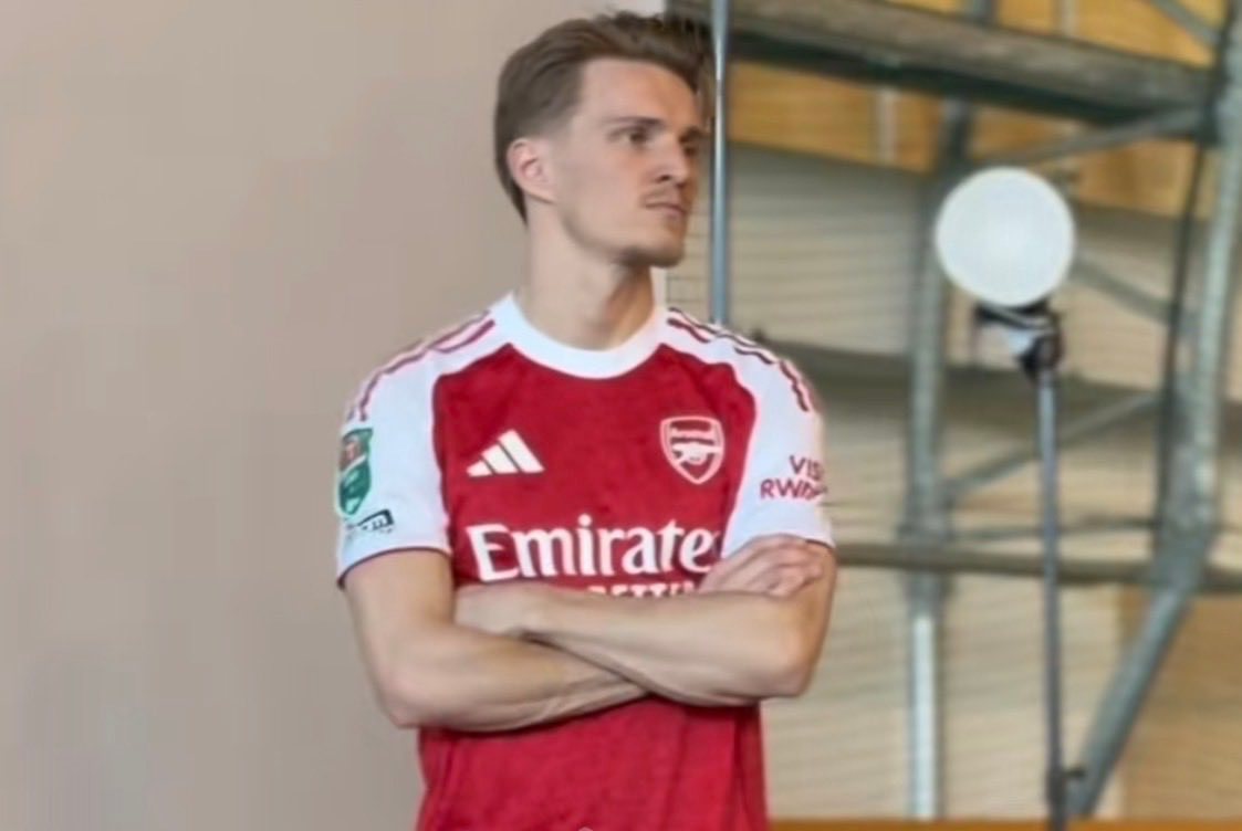 厄德高参与了联赛杯决赛媒体开放日拍摄活动枪手动态 阿森纳 联赛杯