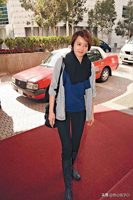 梁𤤯琪过得很年轻，保养的很好。她说，煎炸的食物很少出现在我的家，也没有吃。我们