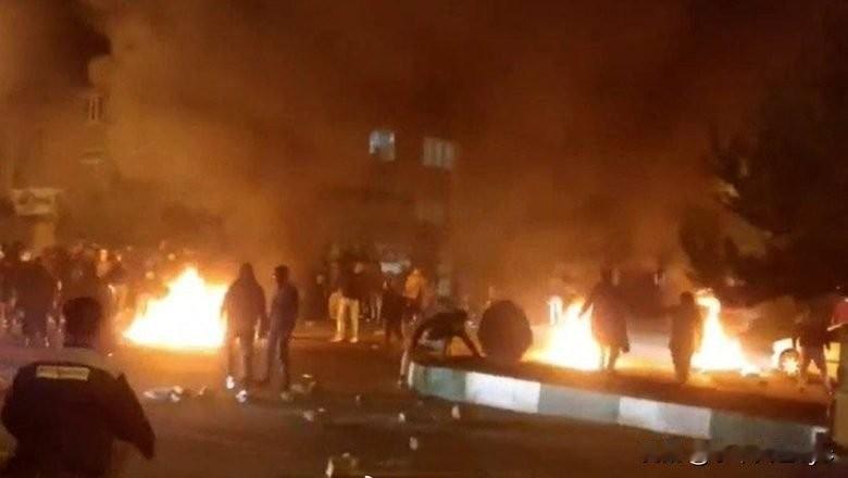 伊朗网络指挥部宣布，其通过电子战成功中断了约 90% 的 “星链” 服务接入。