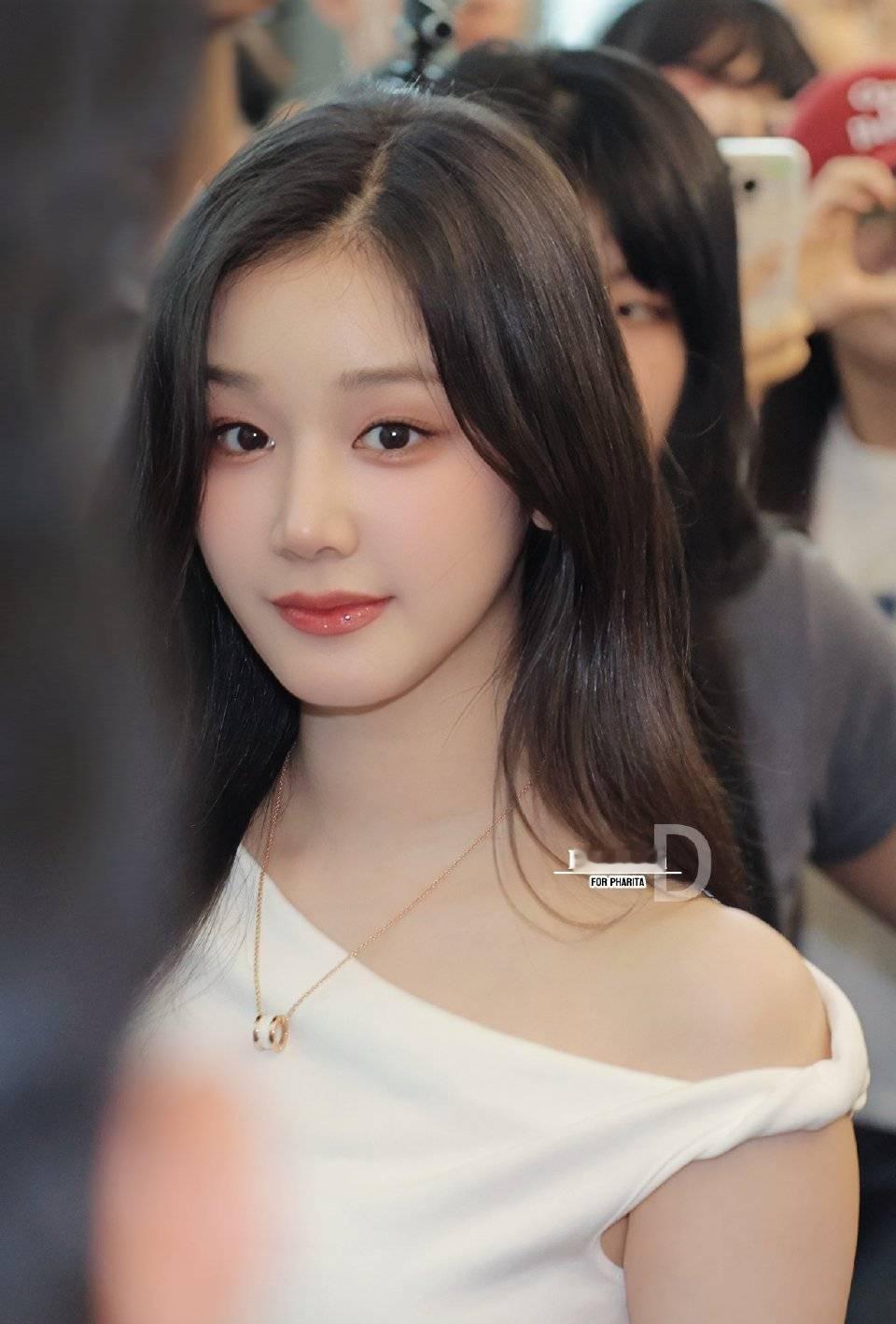 进我主页先闻女神们的香气。 
