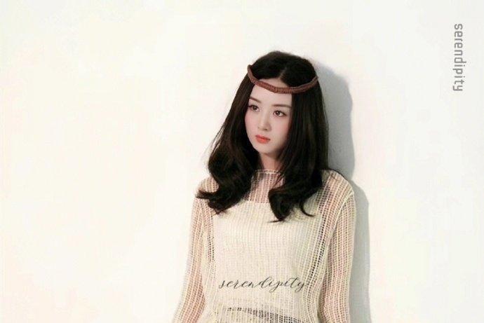 分享一组~早期赵丽颖写真｜藏在旧时光里的灵动少女✨

翻看赵丽颖的早期写真，被这
