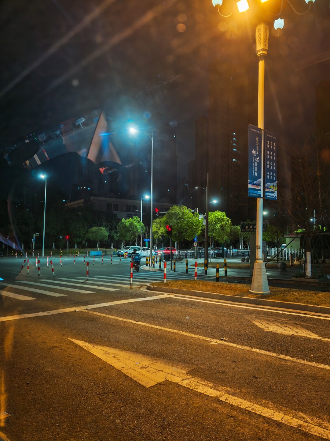 凌晨六点的宁波也是被我见到了～从黑漆漆一片到蒙蒙亮，感觉温度越来越低了，因为今天