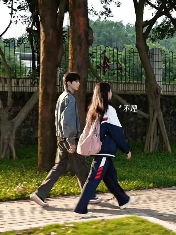 宋威龙张婧仪又怎么了我的大小姐临场即兴的现挂花絮越品越可爱，一句又怎么了我的大小