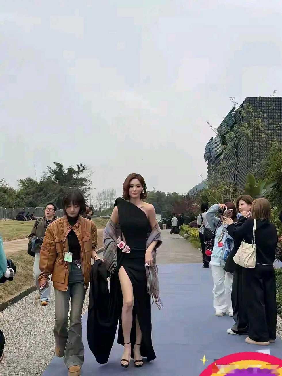 原来女明星私下长这样，原来这么好看啊，你们能看出来这是谁吗 