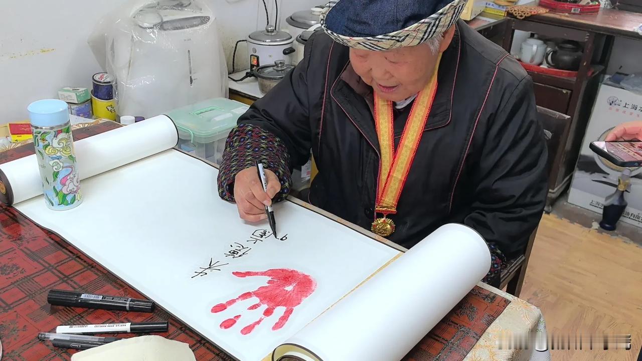 11月4日，我们沿着流淌的大运河，走访慰问了扬州市高邮市几位抗日老兵。扬州运河畔