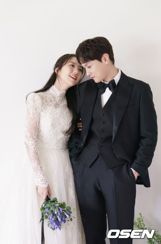 #闵庚勋婚纱照公开##闵庚勋将于11月17日举办婚礼# 认哥MC闵庚勋婚纱照公开