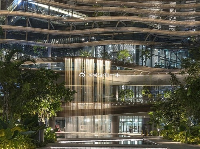 深圳现在的豪宅新房，基本上借鉴这倆 新加坡·Jewel Changi Airpo
