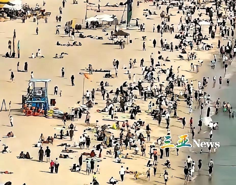 ​对俄罗斯人来说，他们太喜欢三亚了，或许他们更喜欢三亚的温暖，由于在俄罗斯的环境