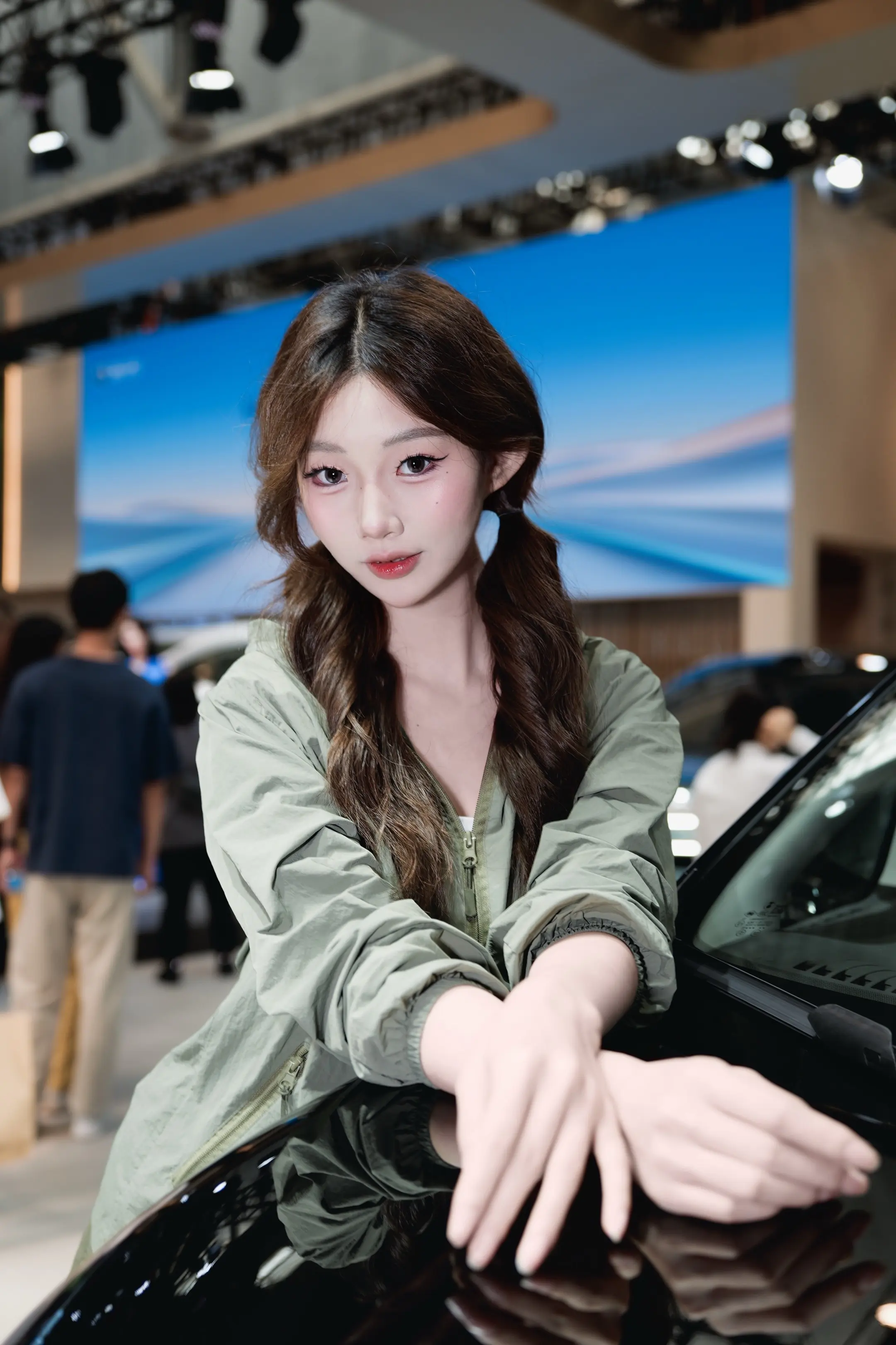 昨晚做了个梦 梦见我两见面了 你笑嘻嘻的问我为什么一直盯着你