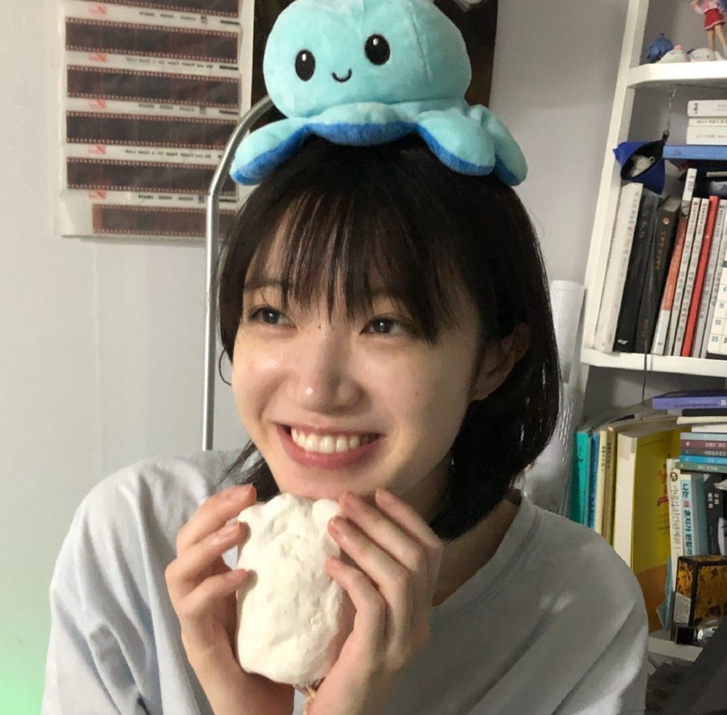 有人知道这个妹妹是谁吗 她好可爱！ ​​​