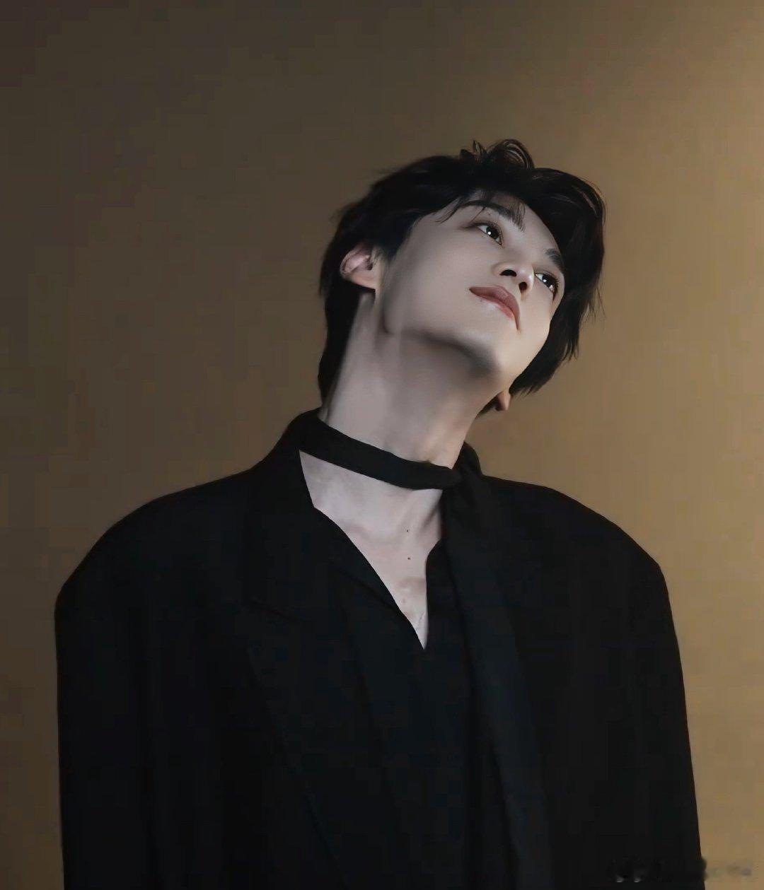 田栩宁 txn未完待栩 月亮是我抛的银币，两面都是梦见你.𝒯𝒽𝓮 𝓂𝓸