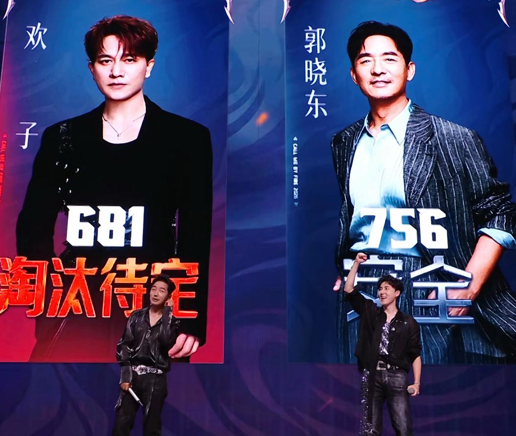 欢子成为披哥首位“远程淘汰”选手！你就是退赛了还得走完淘汰流程。
笑死😂披哥史
