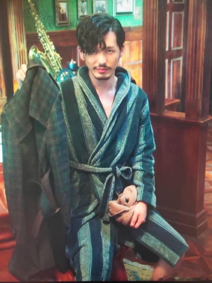 白宇 有落地感的哭戏 太平年里这段哭戏，让观众看到了白宇对角色的深度理解，钱弘俶