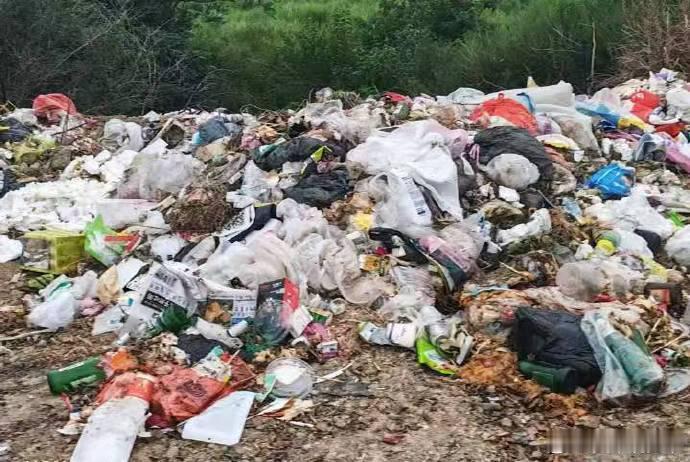 澄城身边事渭南民生观察近日，有群众反映、媒体实地走访发现：澄城县城关街道串业村区
