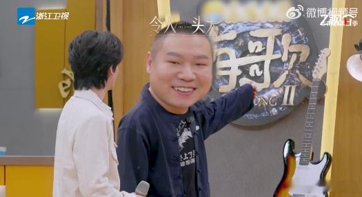 岳云鹏实名羡慕邓佳鑫脸小 哈哈，岳云鹏实名羡慕邓佳鑫脸小也太真实了！小考结束点评