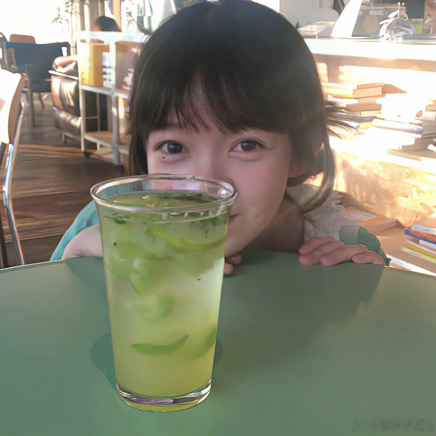 𝑾𝒆𝑪𝒉𝒂𝒕头像背景图搭配｜杂风集  