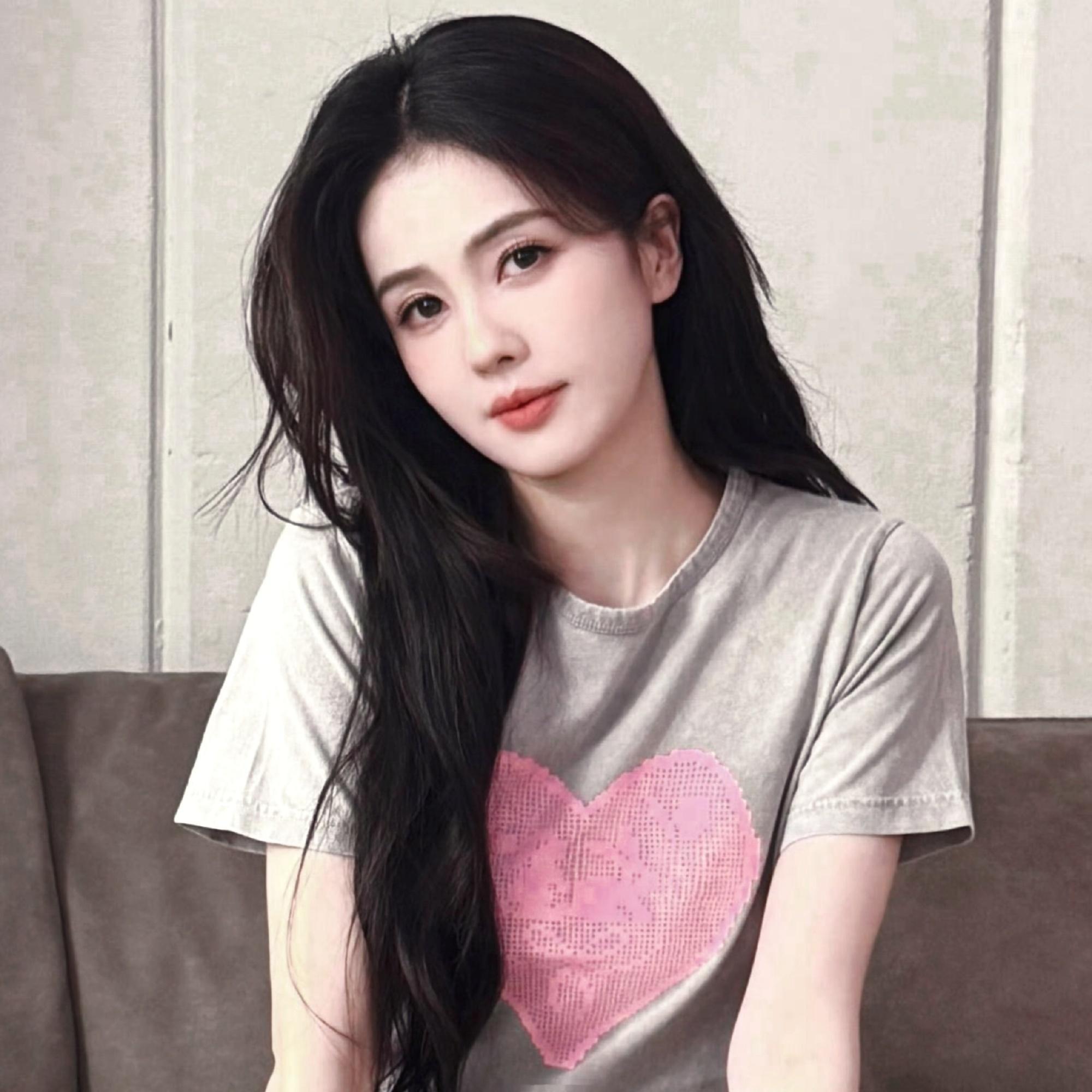 ·白鹿王韵娜 ·白鹿开到荼蘼 愿你青春恰正好，万千璀璨揽入怀，无数歌谣吟不断。愿