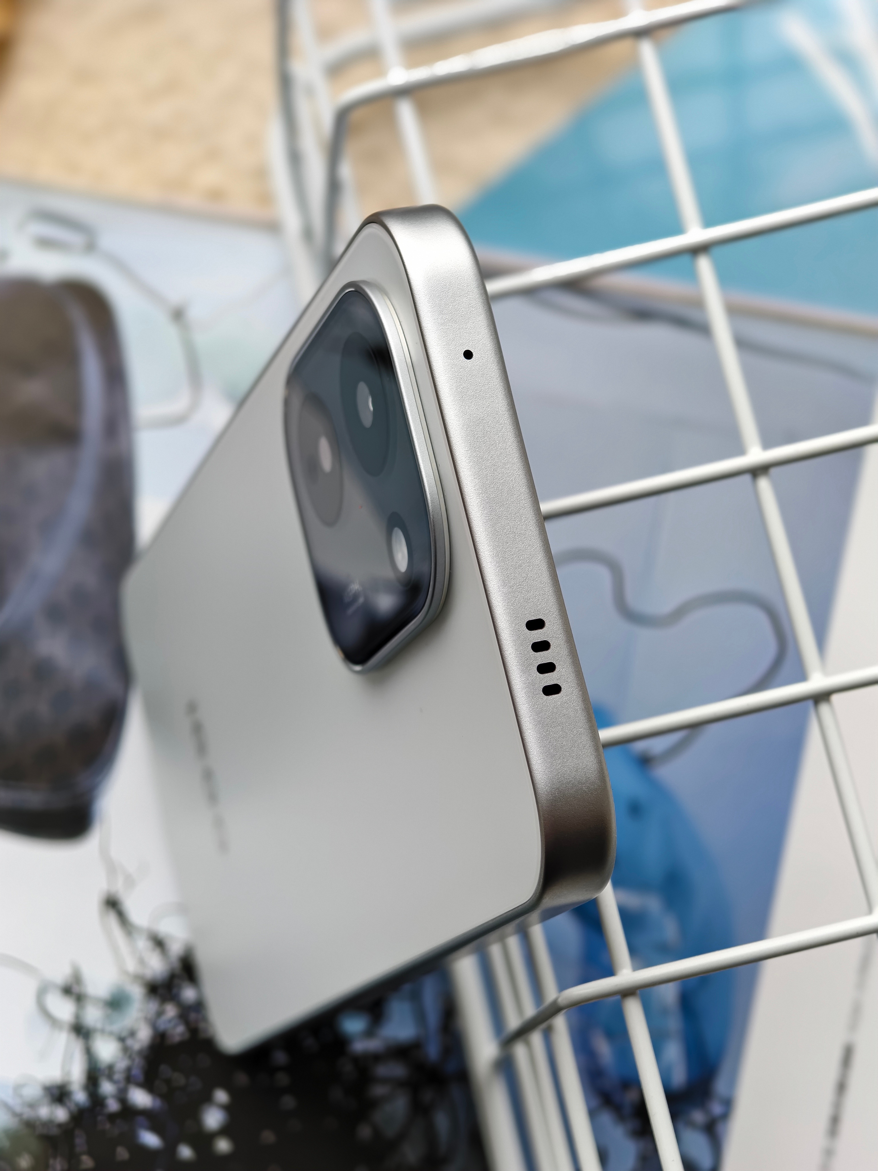 9020mAh大电池还有1.5K+165Hz电竞屏续航这一块简直夯爆了！iQOO