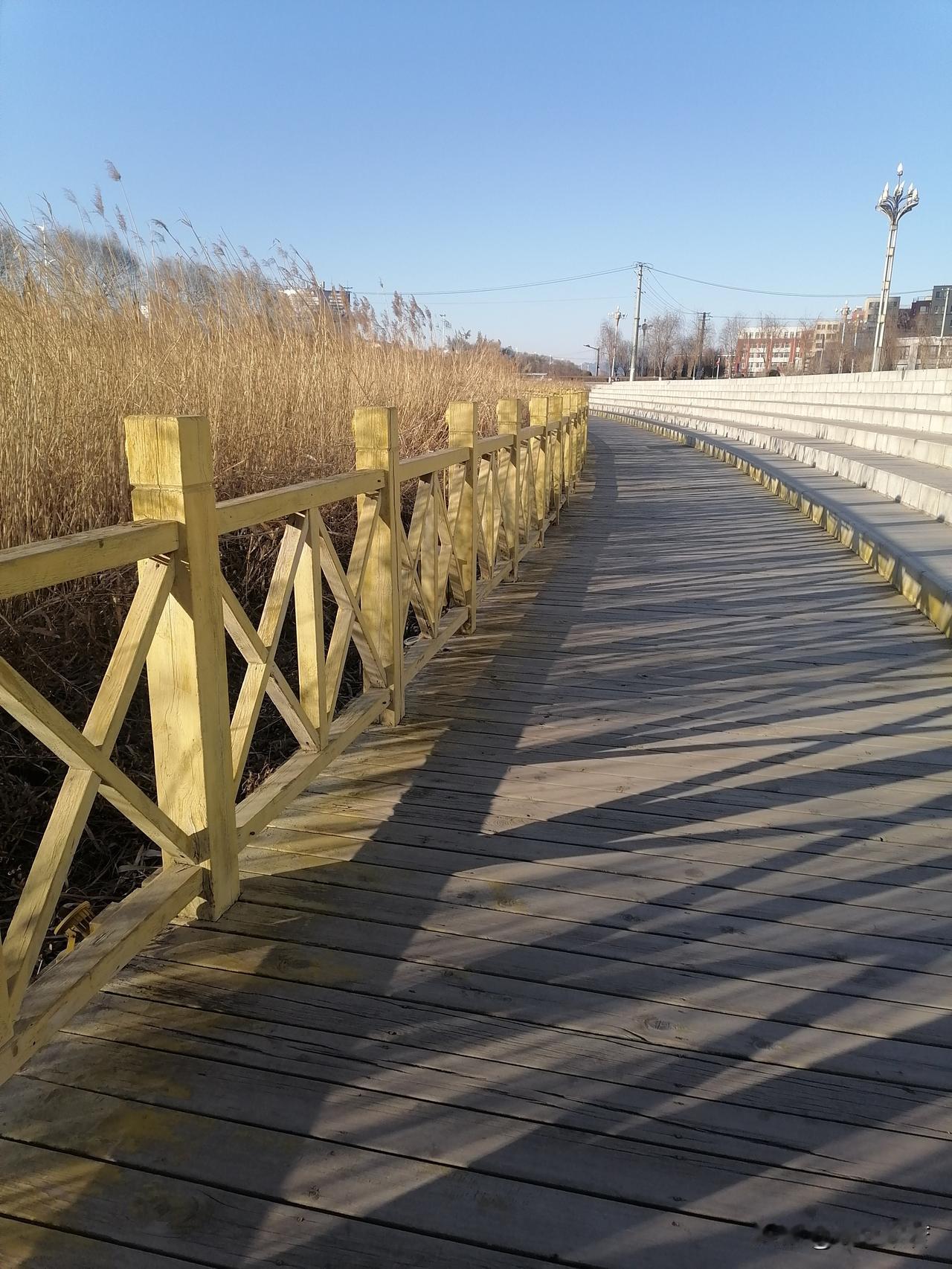 人间烟火气，最抚凡人心。假期过得真快啊，我已经适应了不上班的生活模式，一天安排得