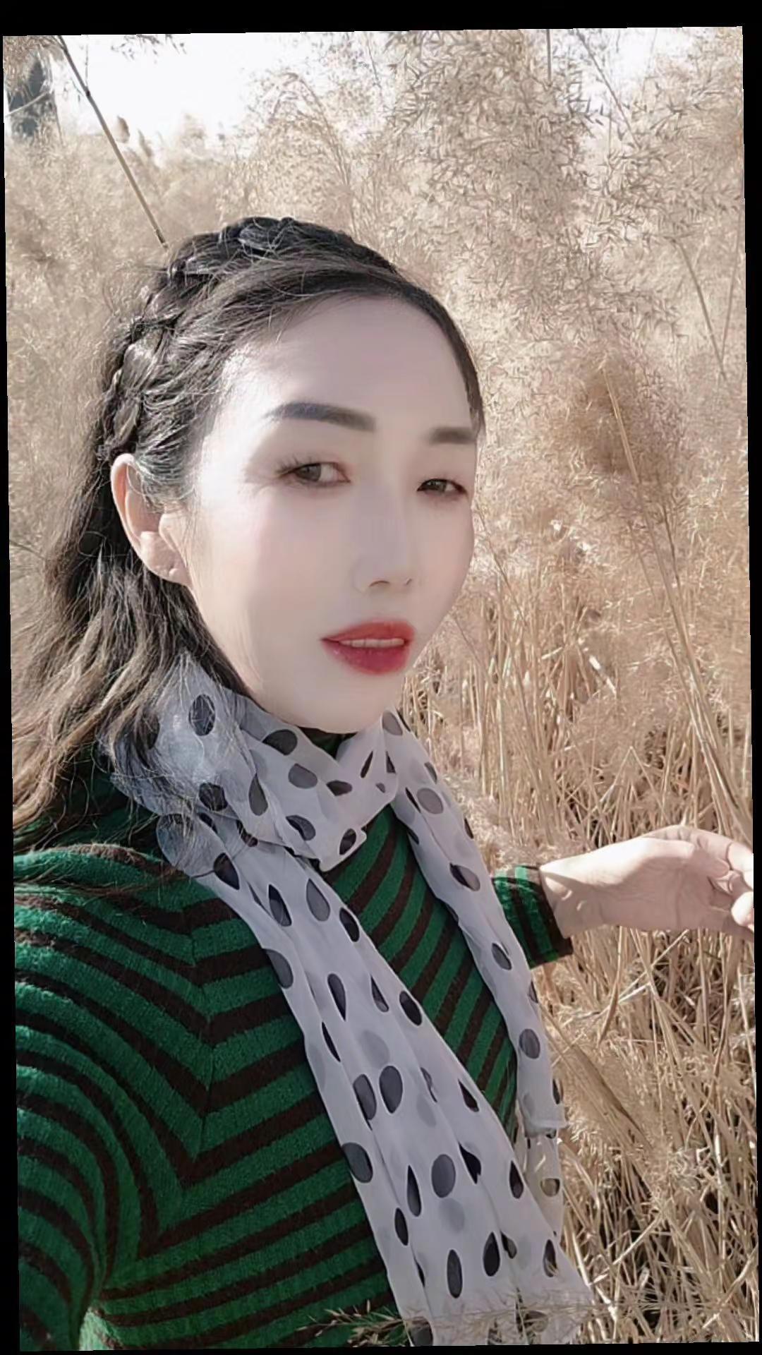 在自己的时光里，拍自己喜欢的风景，配喜欢的音乐，感受自己的诗和远方，每一帧都是喜