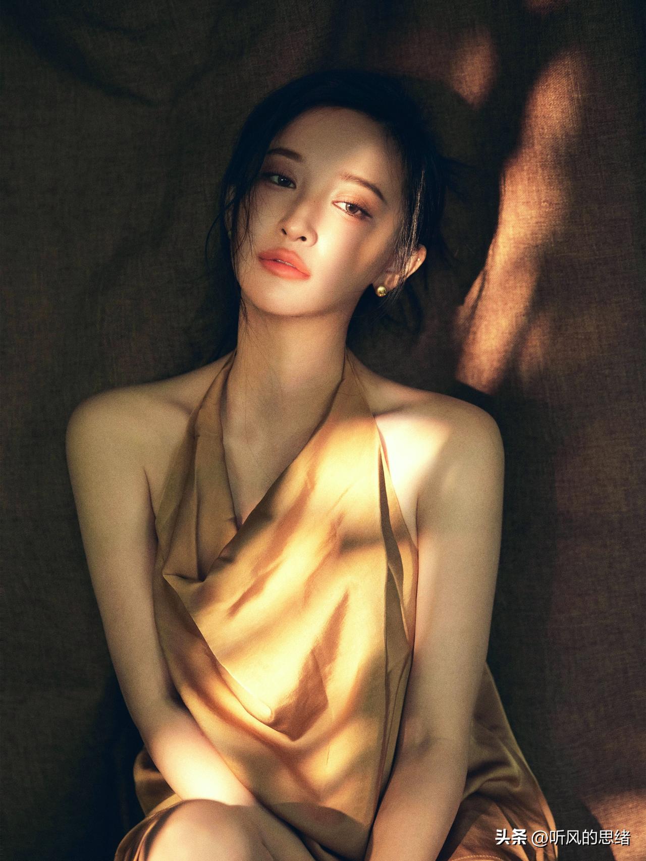 活到一定年纪才懂：最好的活法，就这两个字
 
人活到一定岁数，
经历多了，看透了