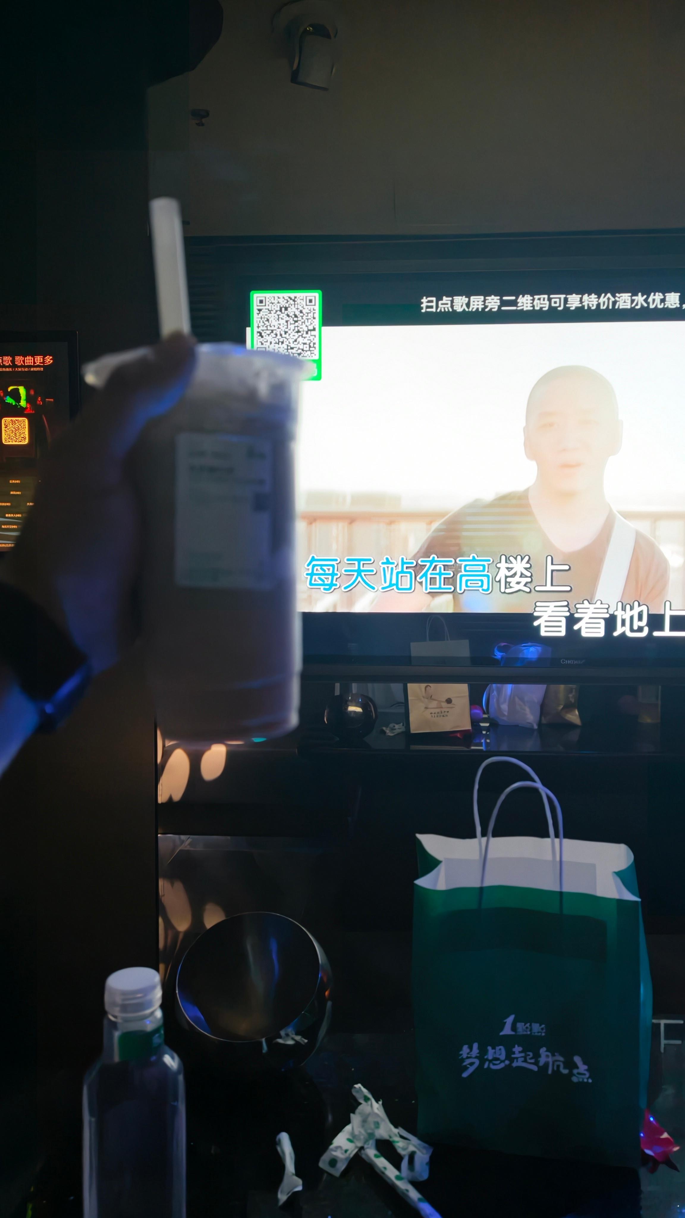 今日 放松一下启子的车活着  ​​​