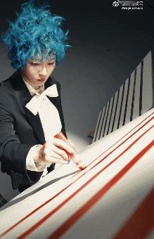 周笔畅的直线叛变了 周笔畅这“直线叛变”太有意思了！演唱会的抽象小视频又魔性又好