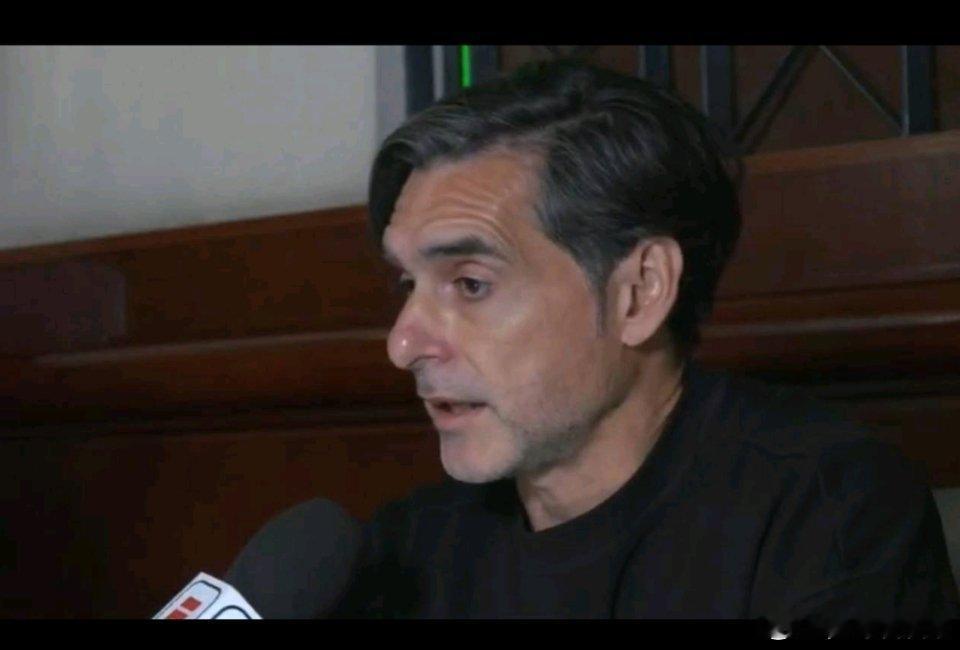 12月5日讯 在决赛圈抽签仪式前，阿根廷助教&前国脚阿尼亚接受了记者采访，谈到了