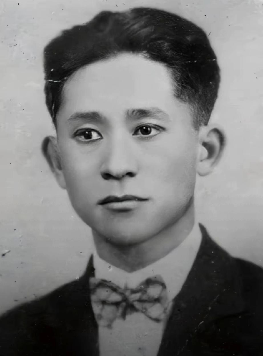 孤鹰的刀锋：
外科医生用手术刀剖开台湾情报铁幕
 
1950年台北中山堂的庆功宴