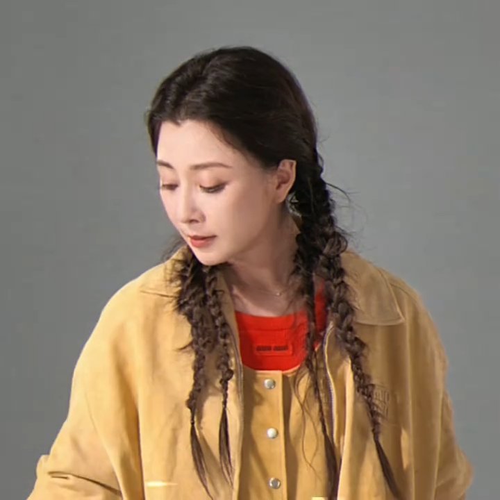 殷桃离开民宿和房子告别哭了殷桃花少后采哭了花儿与少年 有的人天生就很重感情，短暂
