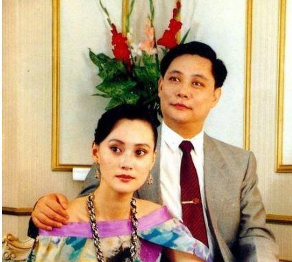 1983年，21岁的宋佳嫁给了大自己21岁的张学津，结婚后，张学津不幸患上重病，