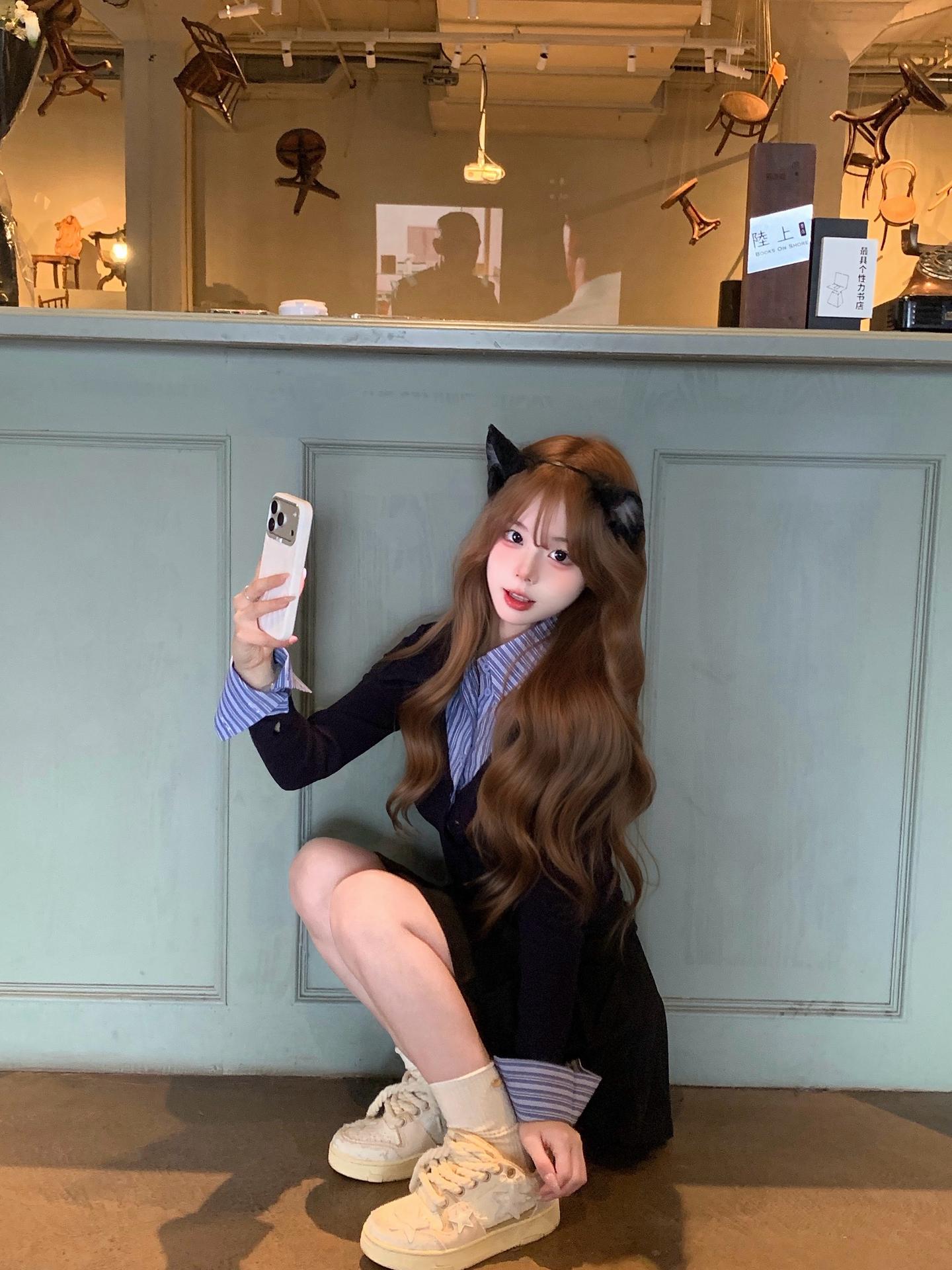 喜欢你才装可爱 你以为卖萌很轻松嘛^ ̳- ‧̫ • ̳^ฅ