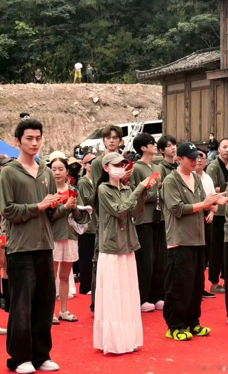 宋祖儿、陈鑫海《表妹万福》开机路透，男女主生图状态咋样？ ​​​