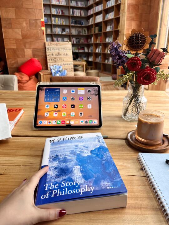 问了问DeepSeek , 一生只读10本书的话，就读