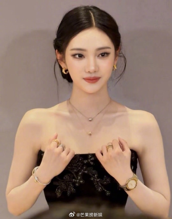 宁艺卓宝格丽千金感宁艺卓宝格丽公主这个宁宁美成啥了，完全宝格丽公主