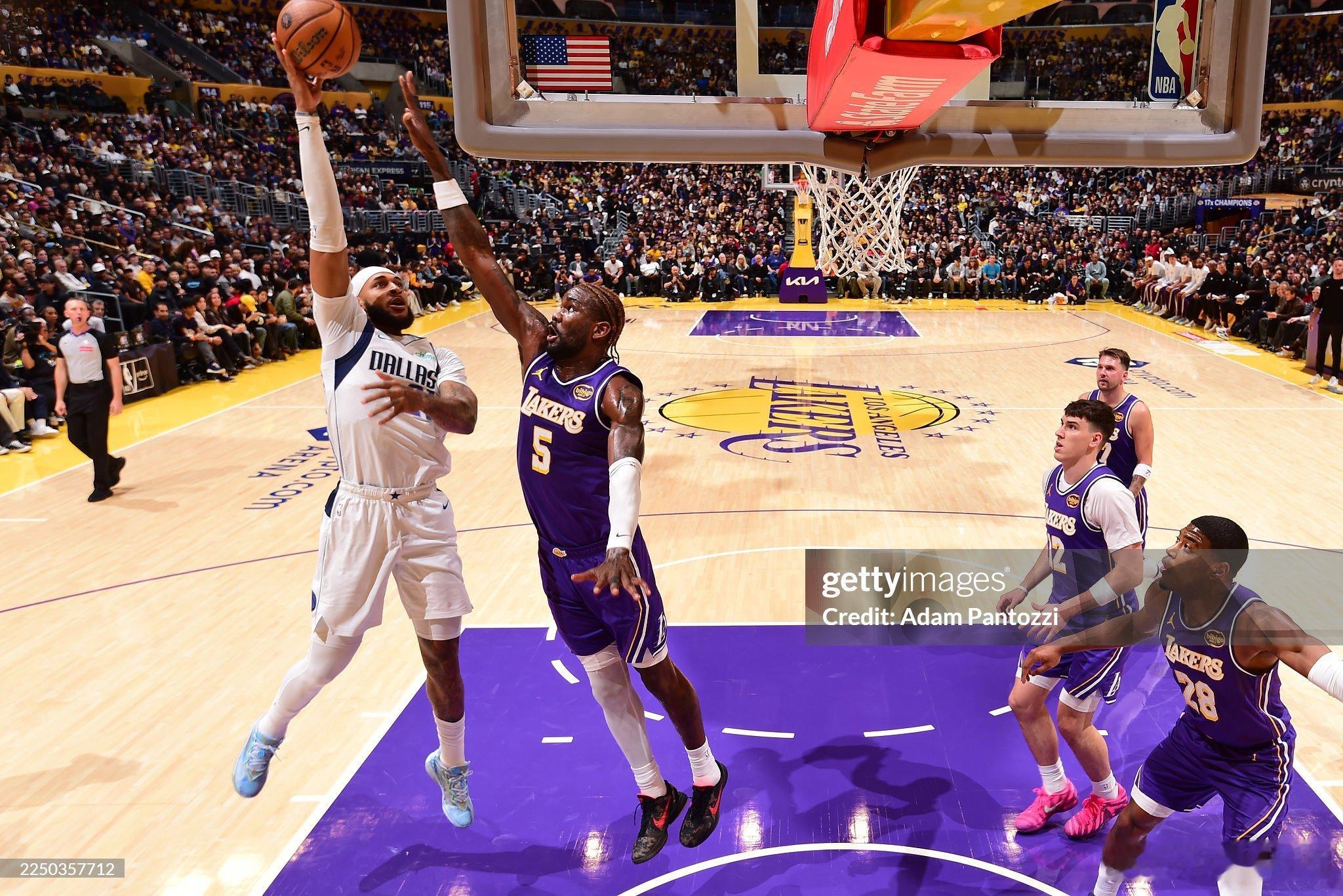 MFFL 据消息人士透露，猛龙有意加福德。爵士加时战胜独行侠弗拉格最年轻40分先