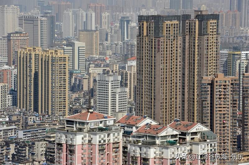 武汉楼市太强了。
今年武汉楼市小阳春的时候还是有点反应的。
在今年1月到4月里面