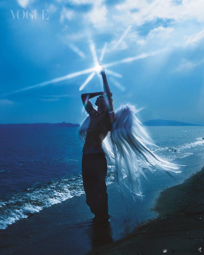 米卡VOGUE首封上线米卡解锁VOGUE新加坡封面真·时尚宠儿米卡，未来可期这四