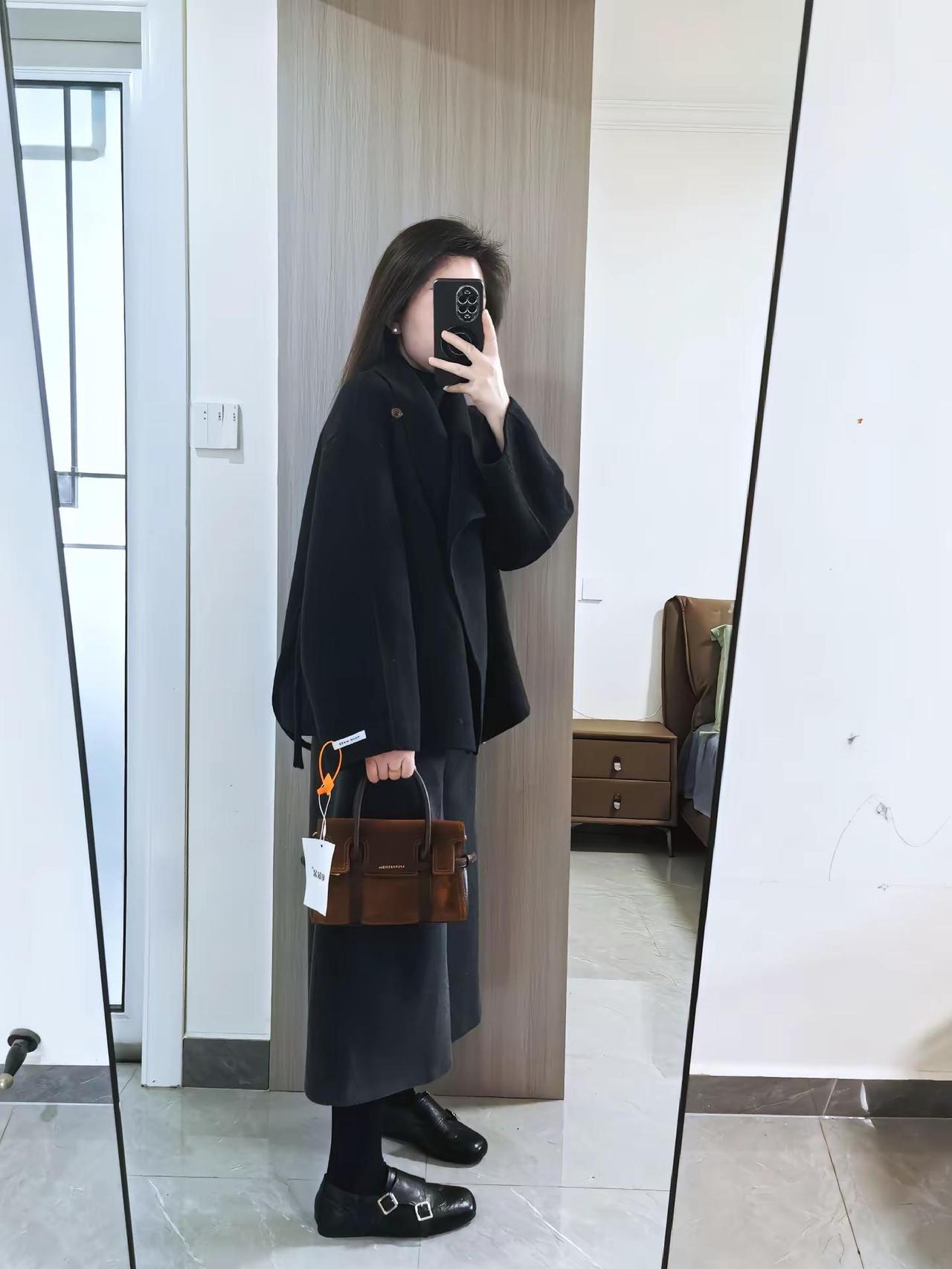 我有时候会怀疑 陈先生需要的不是一个伴侣 他需要的是一个免费的保姆 免费的生育工