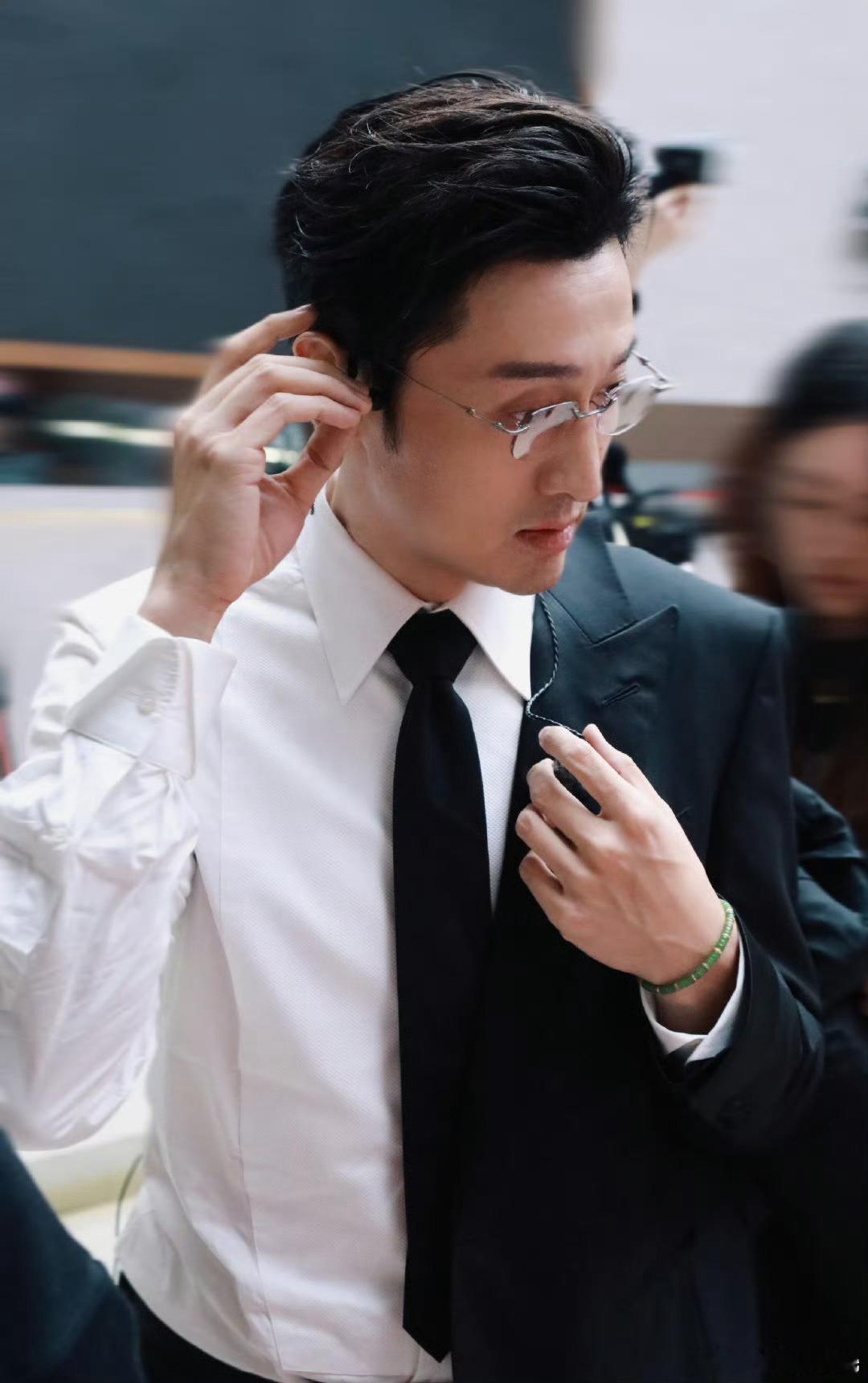 王传君好会夸人披荆斩棘谈及米卡的演唱表现，他没有流于表面的客套称赞，而是坦言米卡
