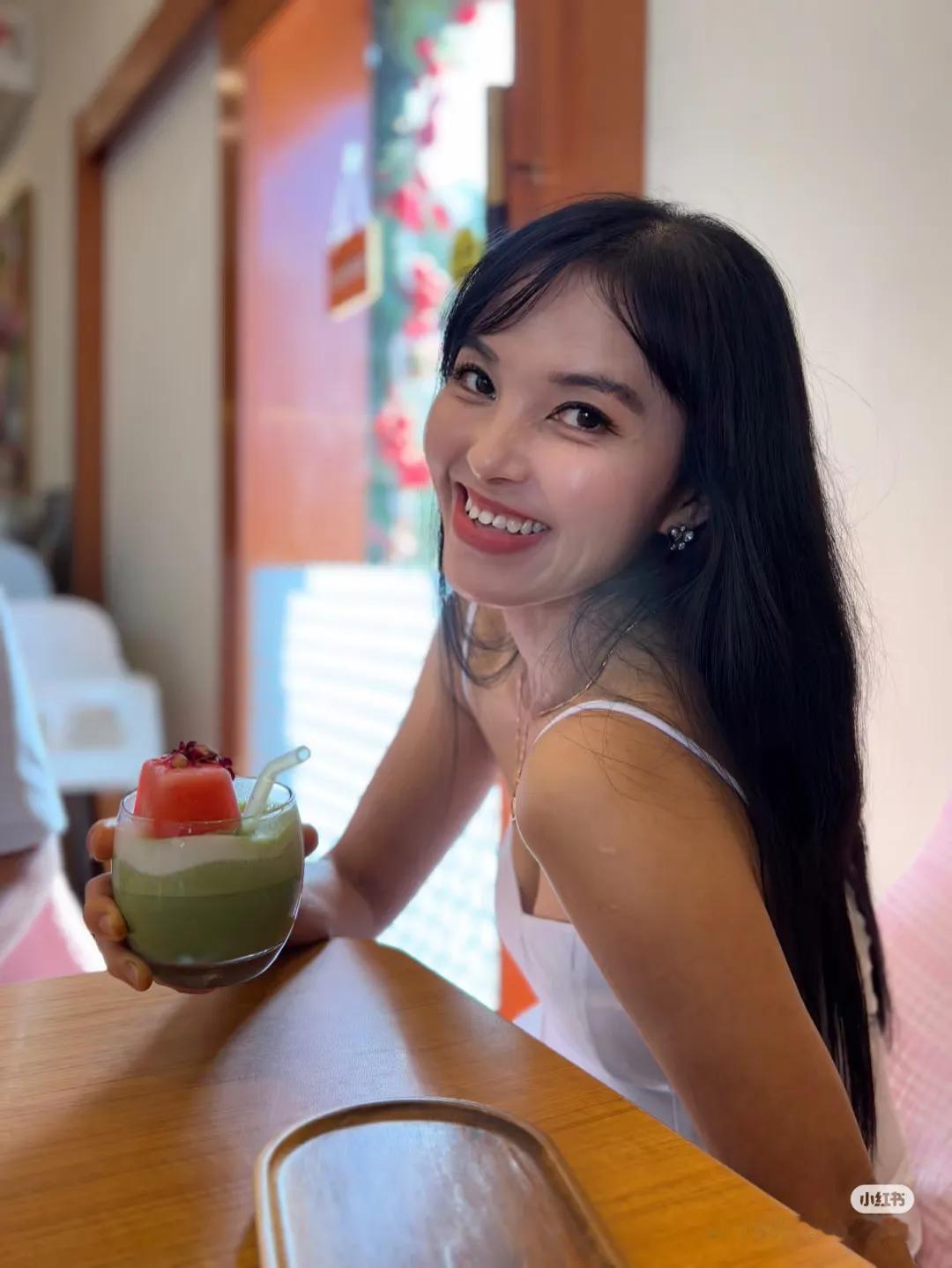 话说大马近几年就推出了许多样靓身材正，气质也相当不错的新晋博主，而Jane就是其