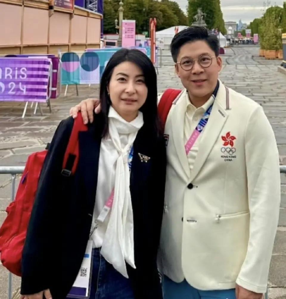 霍启刚郭晶晶夫妇、吉娜郎朗夫妇与众女神盛装出席巴黎盛典！巴黎盛典璀璨夺目，霍启刚