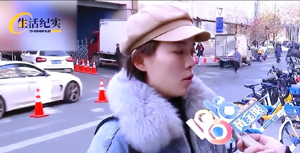 “这女子彻底火了。”杭州，女子去火锅店吃饭，特意拿出价值4000元的保温杯，叫服