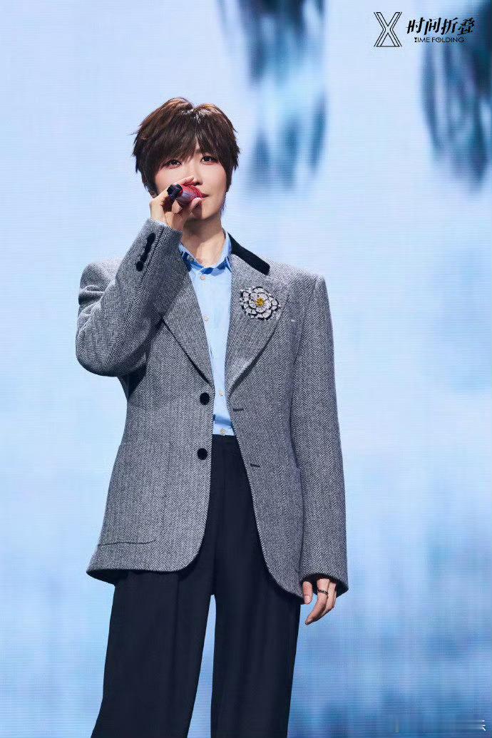 我不行了徐良演唱会送猪了徐良送完米面油开始送肉了 被徐良狠狠宠到啦🥰！米面油安