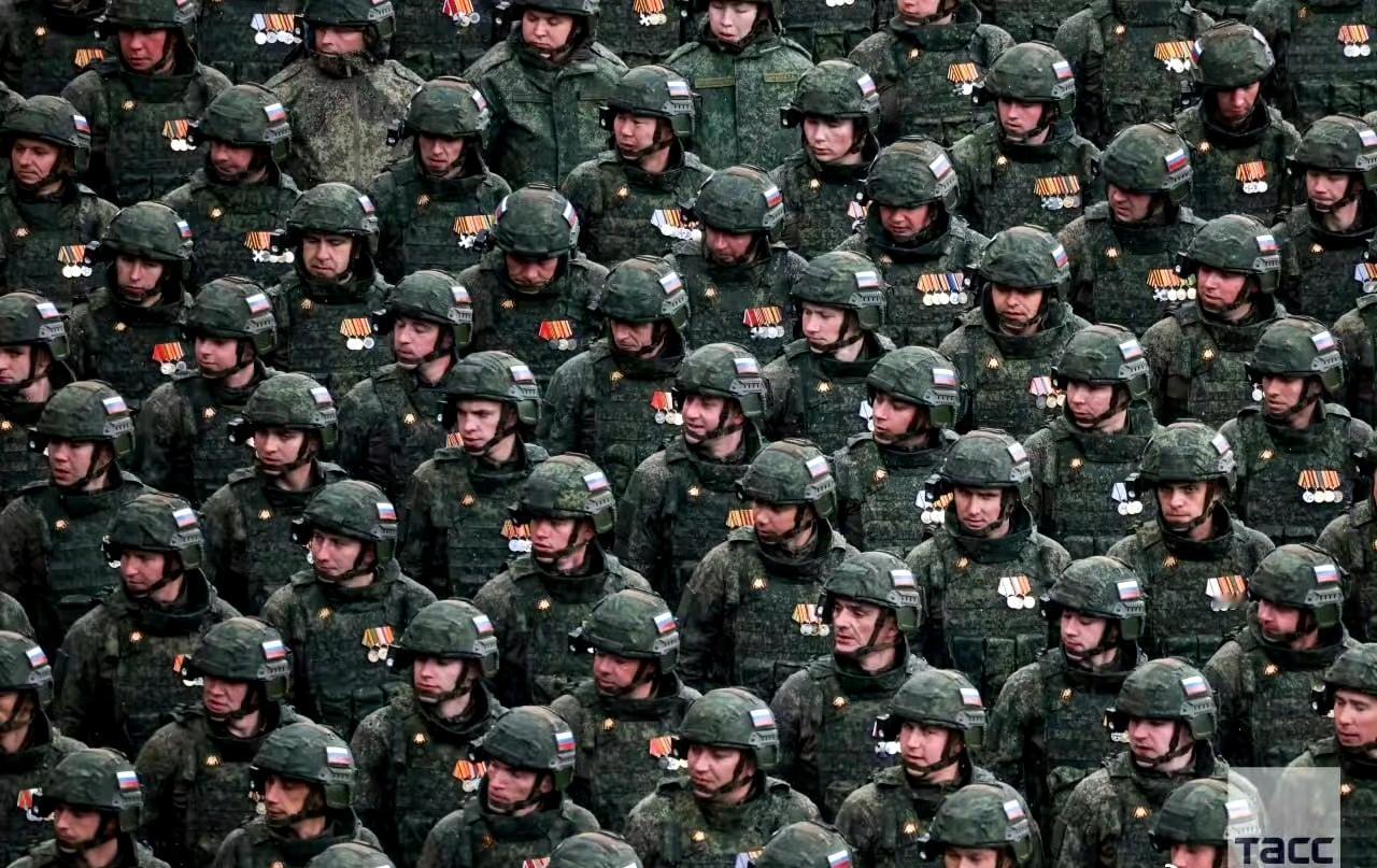 俄罗斯民调，在乌克兰投降的前提下，三分之二的俄人支持停火止战；但倘若以俄罗斯撤军