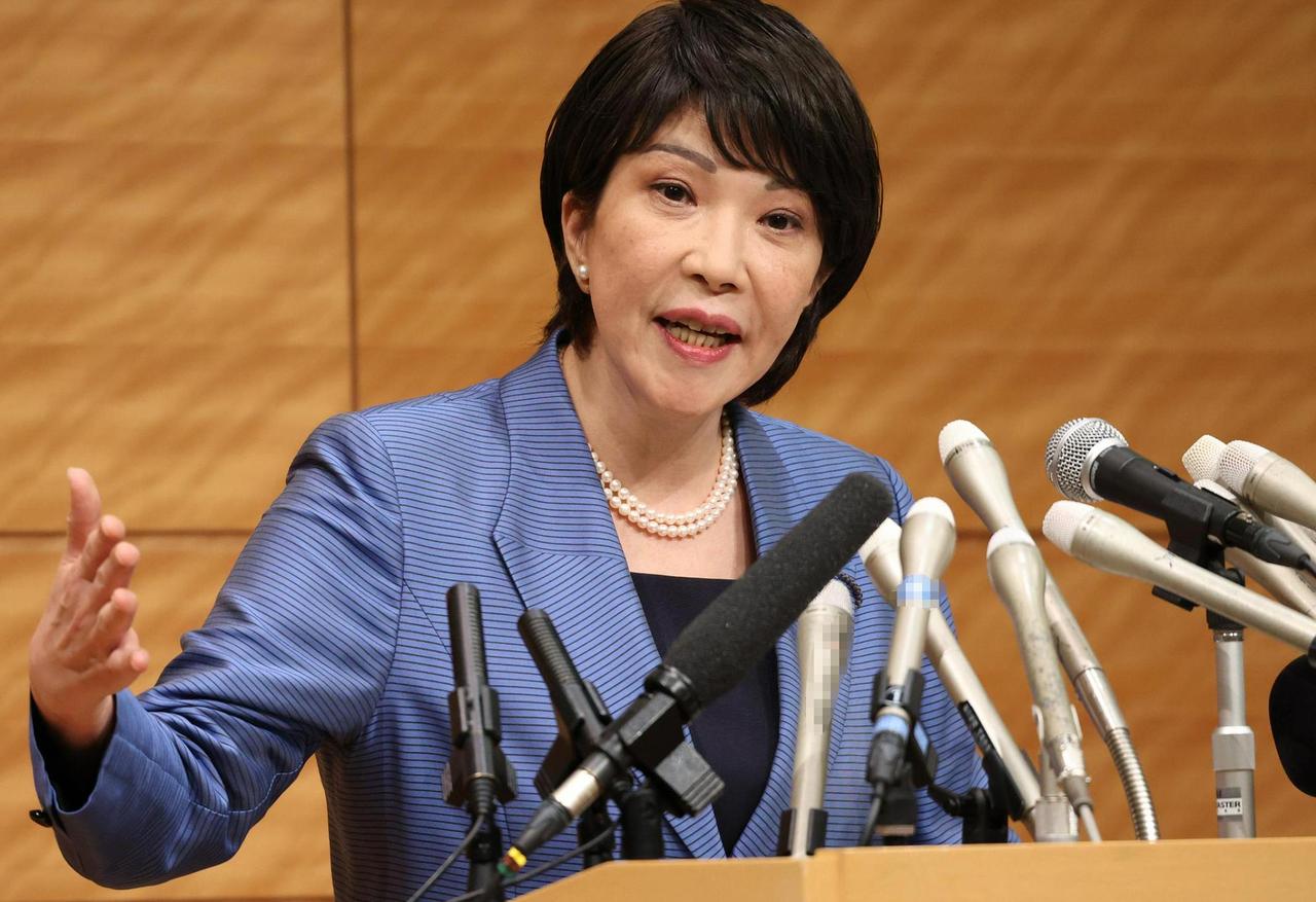 根据日媒24号到25号的最新民调结果，高市内阁支持率已经骤降10个百分点至57%