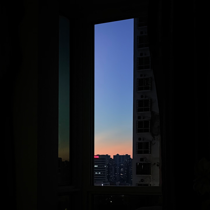 日子发出声响 