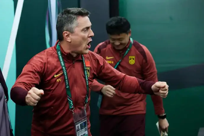 [努力]小组第一的奖励！！今天国足u23vs泰国u23。可惜栋栋停赛了，但是我们