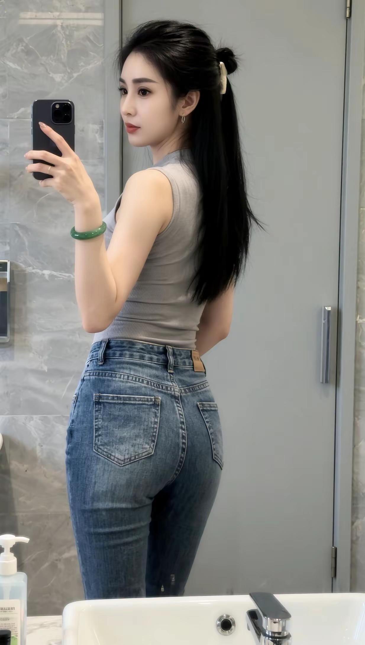 这样的身材有人喜欢吗 辣妹穿搭