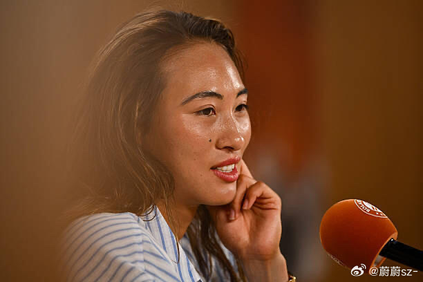 郑钦文vs赫瓦林斯卡法网2026 首轮，郑钦文对阵波兰选手赫瓦林斯卡。两人首次交